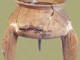 魚(yú)鰭形足陶鼎